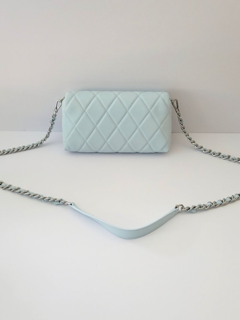 Kate Spade KM531 Carey Smooth Quilted Leather Mini Crossbody Chain Crisp Sky - Picture 4 of 7